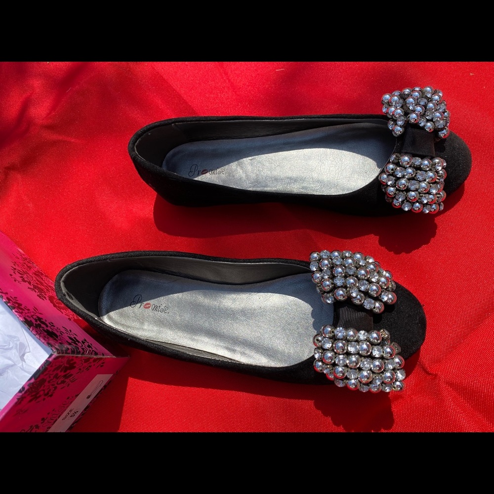 Black flats w rhinestone bow
